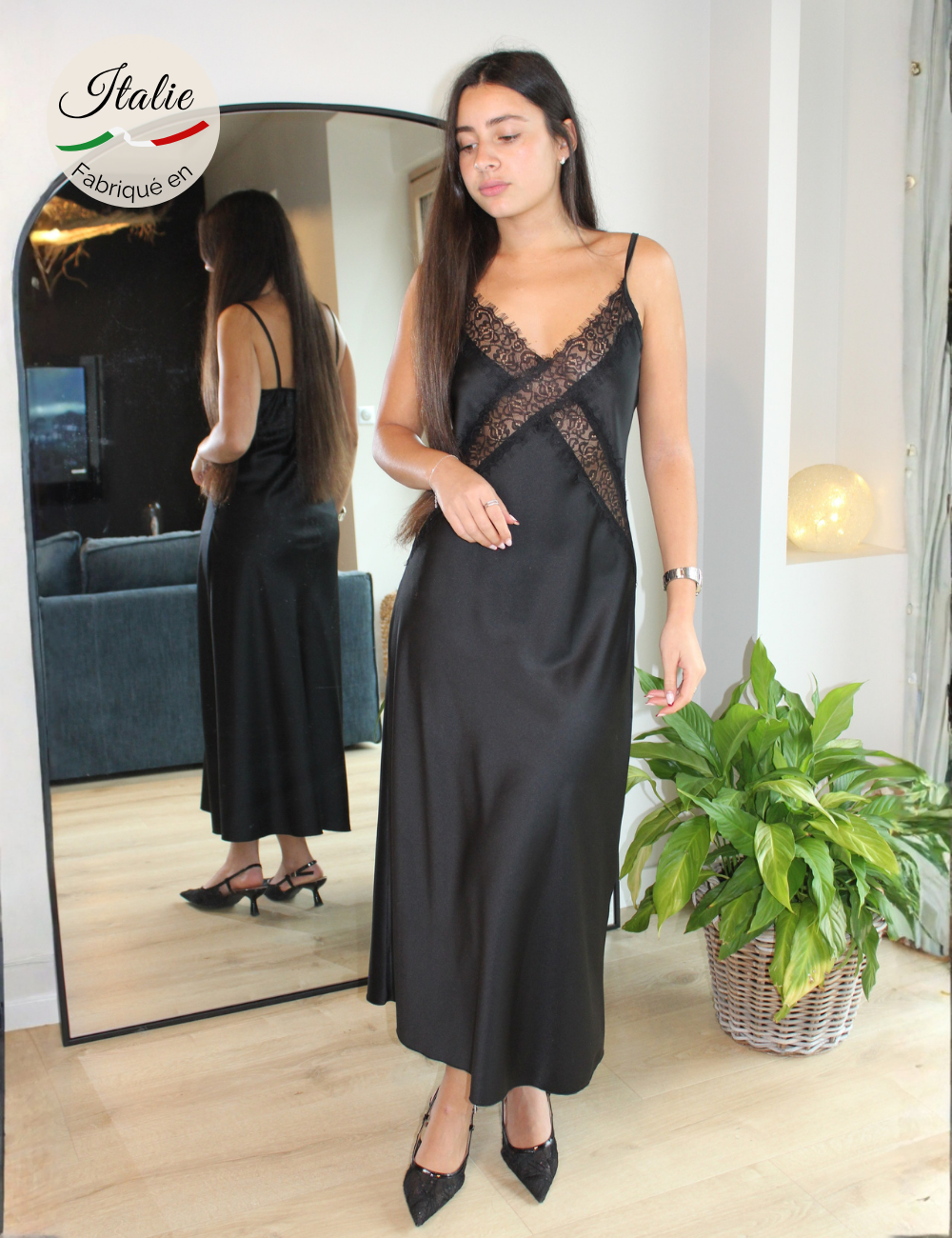Robe longue noire à détails dentelle