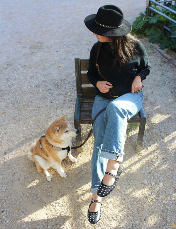 4 Vue dessus babies noir effet daim détails strass