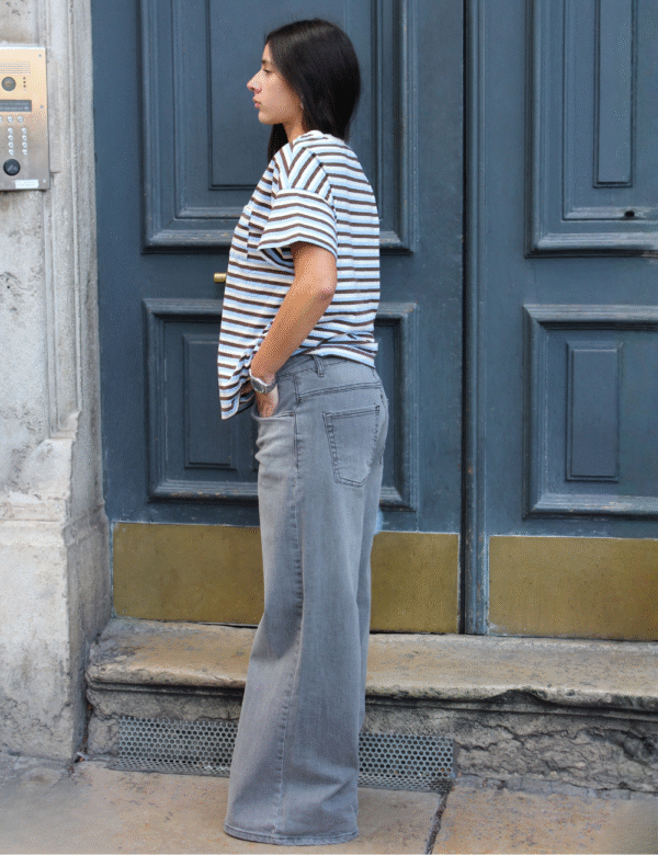 6 Jean baggy gris porté look streetwear moderne