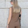 Dos gilet tailleur marron coupe structurée sans manches