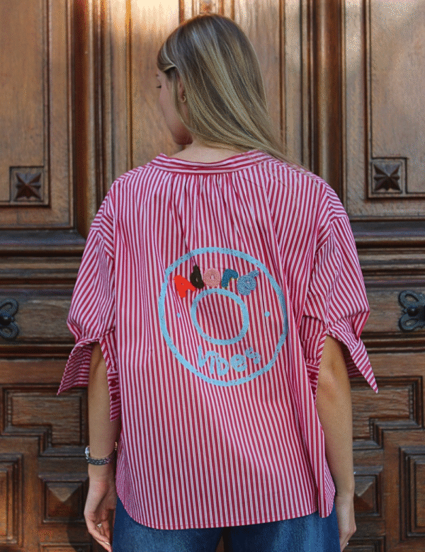 Dos chemisier rayé coupe ajustée élégante