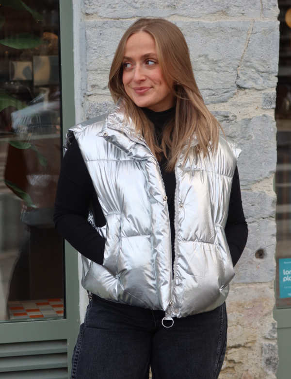 1 Doudoune sans manches argentée - gilet métallique moderne