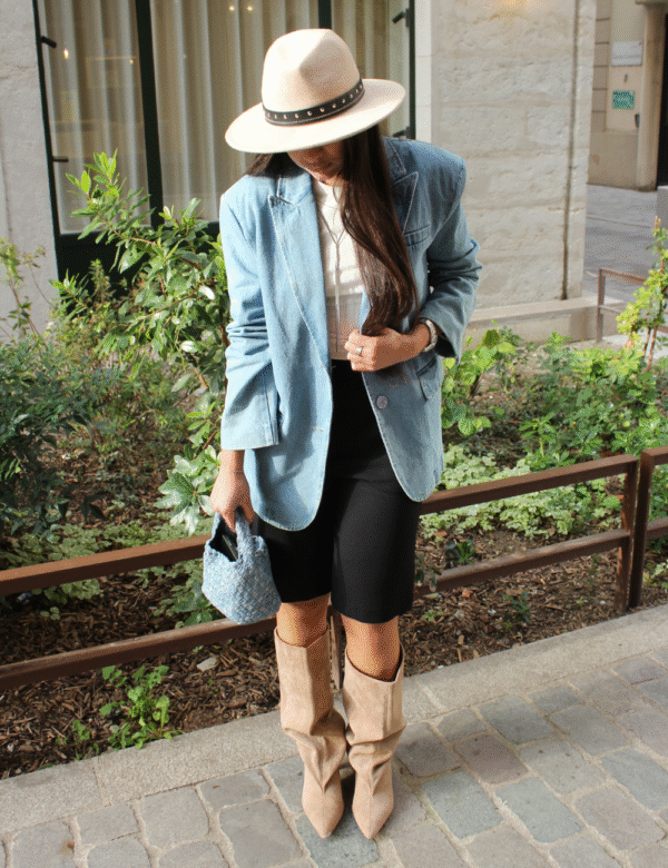 Veste denim oversize portée look fashion