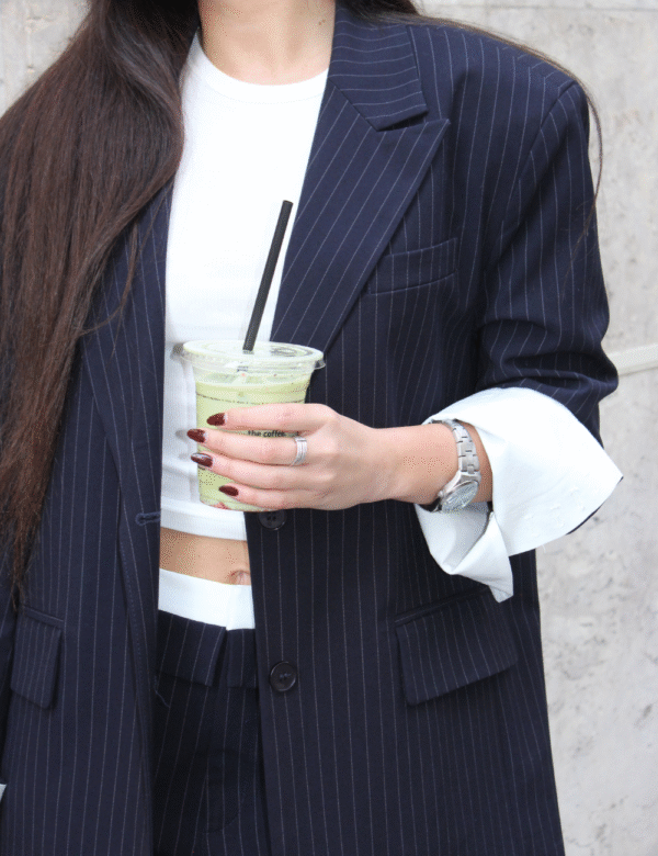 3 Détail rayures tennis et revers veste marine