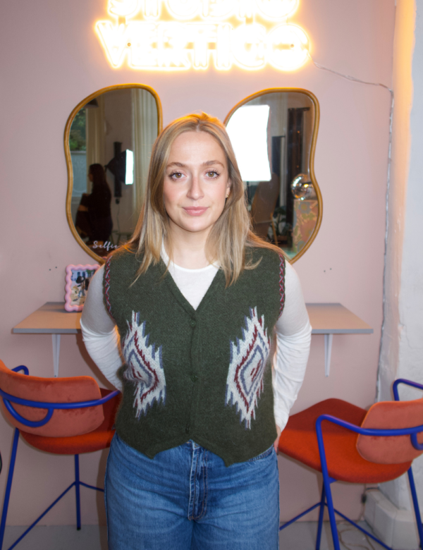 Gilet kaki sans manches porté look casual