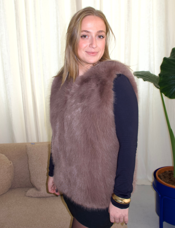 22 Gilet fourrure taupe sans manches femme Ambre