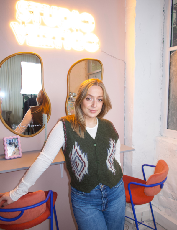 Gilet kaki stylisé tenue mi-saison