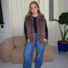 24 Gilet fourrure taupe stylisé tenue hiver
